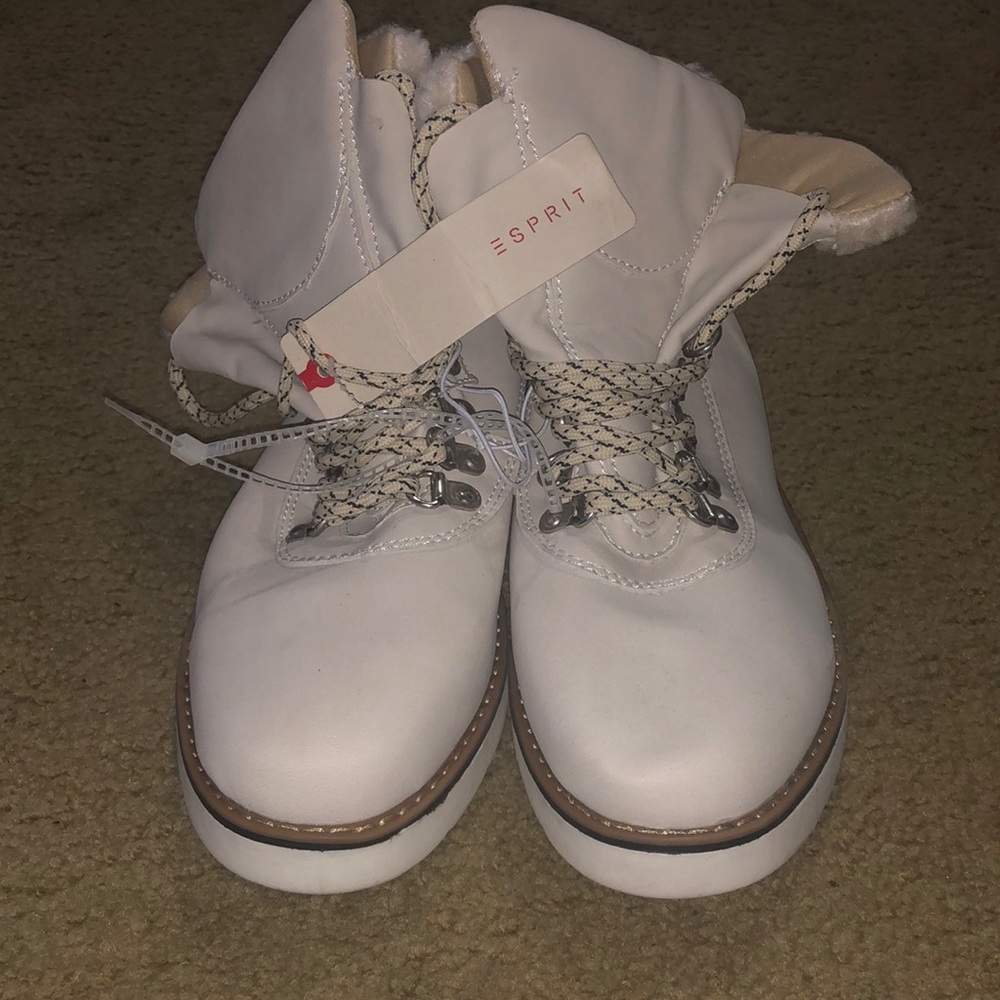 Whitney boots size 8 textile upper with faux fur lining.